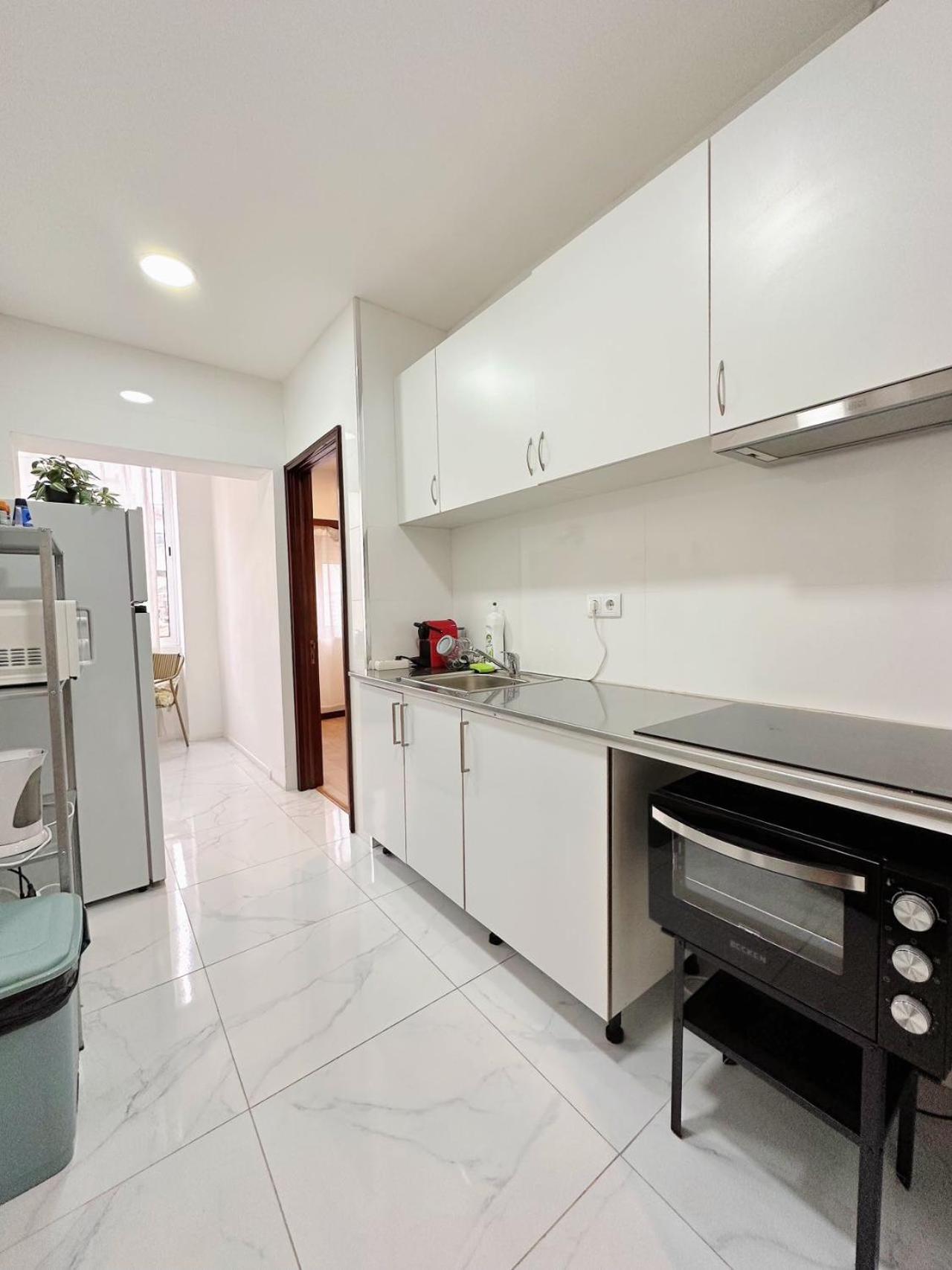 포르투 Downtown 2 Minutes By Walk To Center And Metro-Direct To Airpot T4 아파트 외부 사진